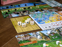 Cargar imagen en el visor de la galería, Foto en la que se ven mejor los dados de la foto 2. 5 dqados de madera de 6 caras con diferentes símbolos.